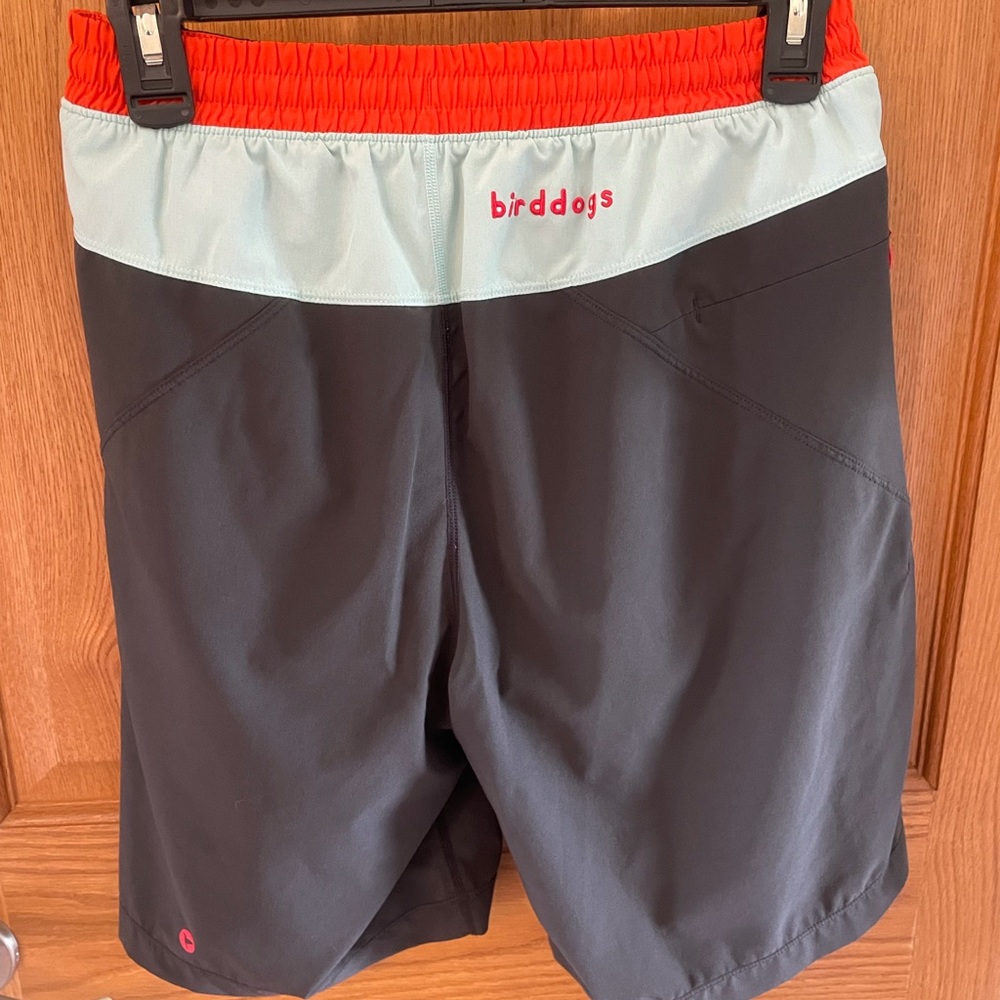 Birddogs “Russian Meddlers” Size small, 9”